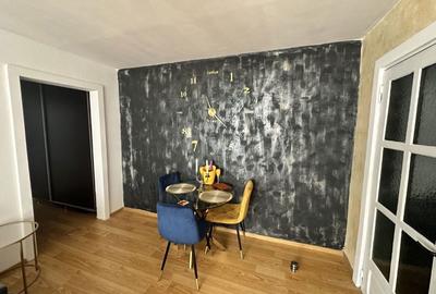 Apartament cu 3 camere semidecomandat în Calea București - 1