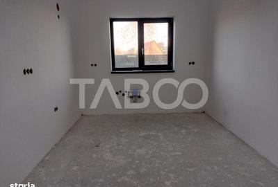 Casă cu 4 camere cu Canalizare în Cristian - 8