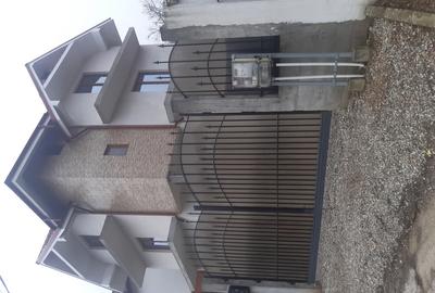 Casă cu 4 camere în Central - 1