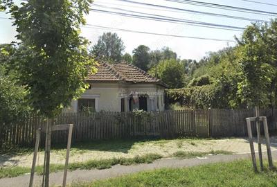 Casa cu teren generos de 1270 mp - or.Titu - 2