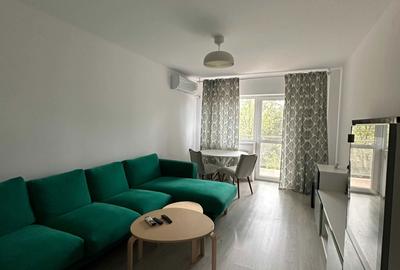 Apartament cu 3 camere decomandat în Titan