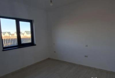 Casă cu 3 camere cu Teren 270 Mp în Nord - 4