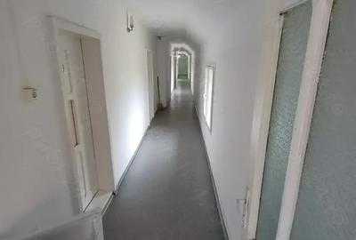 Spațiu comercial, de 60 mp, în Central - 3