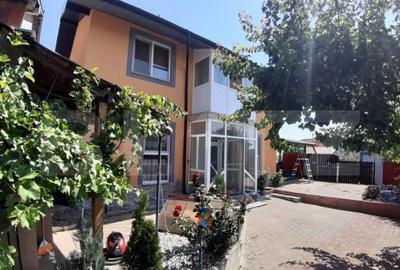 Casă cu 4 camere cu Teren 294 Mp în Central