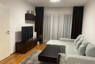 Apartament cu 2 camere decomandat în Tractorul