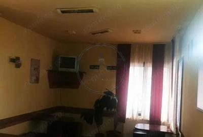 Casă cu Teren 450 Mp în Central - 1