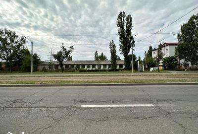 Spațiu comercial, de 700 mp, în Central - 3