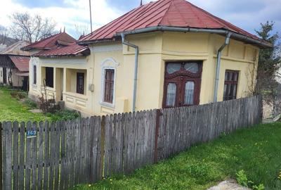 Casă individuală cu 4 camere cu Teren 2600 Mp în Hulubești - 2