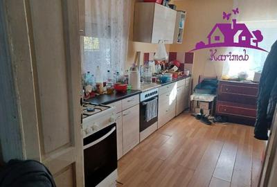 Casa la curte comuna in localitatea Nojorid - 6