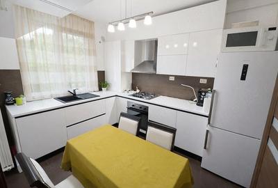 Apartament cu 3 camere decomandat în Plopilor - 2