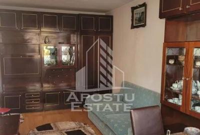 Garsonieră decomandată în UMT