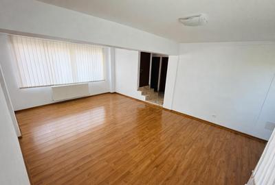 Casă cu 7 camere cu Teren 197 Mp în Antiaeriană