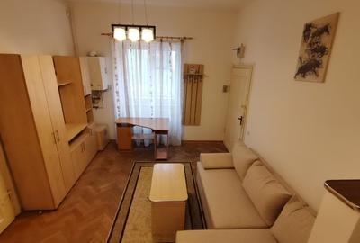 Apartament cu 2 camere decomandat, mobilat în Centrul Istoric