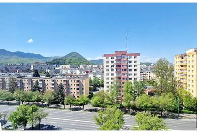 Apartament cu 2 camere decomandat în Florilor