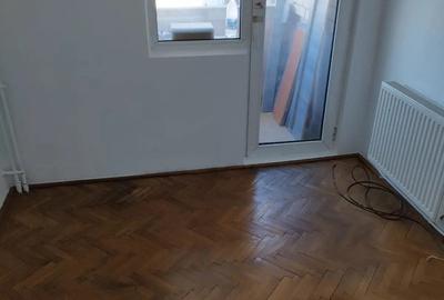 Inchiriere apartament 4 camere mobilat partial et 8 central - 1