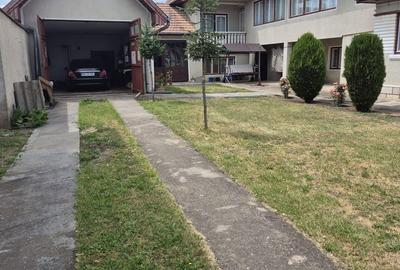 Casă cu 7 camere cu Teren 1439 Mp în Central - 2