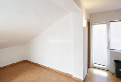 Casă individuală cu 7 camere cu Canalizare în Central - 8