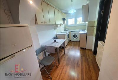 Apartament cu 2 camere decomandat în Cornișa - 1