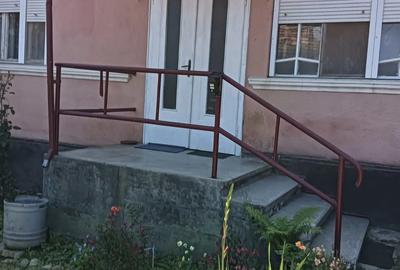 Vand casa sau schimb cu garsoniera sau apartament - 1