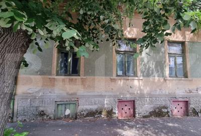 Casa pentru demolare, zona Semicentral 100 mp