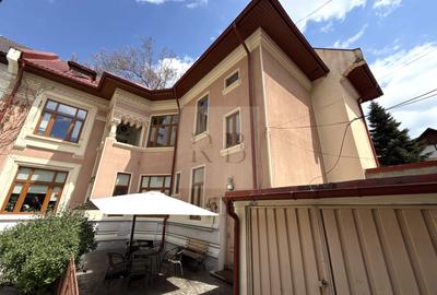 Casă individuală cu 6 camere cu Canalizare în Moșilor - 10