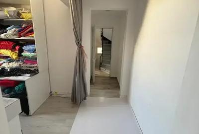 Casă cu 6 camere cu Canalizare în Moșilor - 10