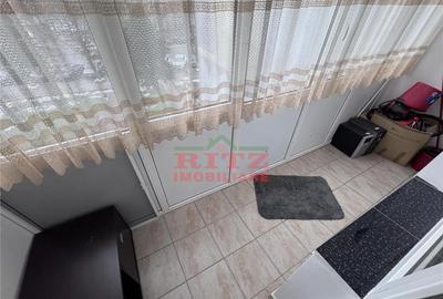 Apartament cu 3 camere semidecomandat în Central - 8