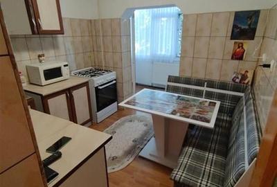 Apartament cu 3 camere decomandat, mobilat în Cug - 6