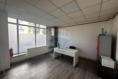 Spațiu comercial, de 84.199996948242 mp, în Decebal - 4