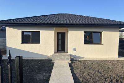 Casă cu 4 camere în Central - 1