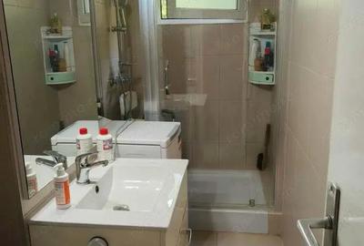 3 camere .. Spitalul Judetean .. etaj 2 .. 95.000 euro