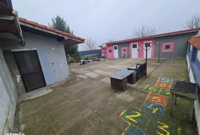 Casa cu teren mare. Casa se poate locui. Apa curenta, centrala termica curte mare plus livada. - 7