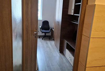 Garsonieră decomandată în Central