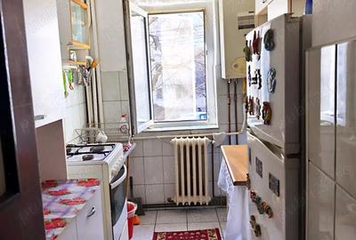 Apartament cu 3 camere semidecomandat în Zimbru