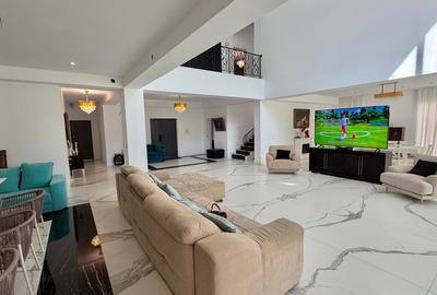 Casă cu 7 camere cu Garaj în Tunari - 6