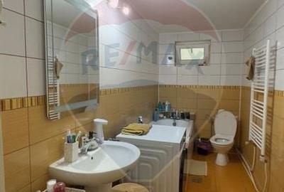 Vila de vanzare in Rucar - 9 camere, gradina generoasa, zona linistita - 11