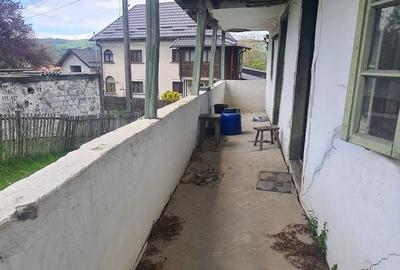 Casă cu 2 camere cu Teren 685 Mp în Mălureni - 4