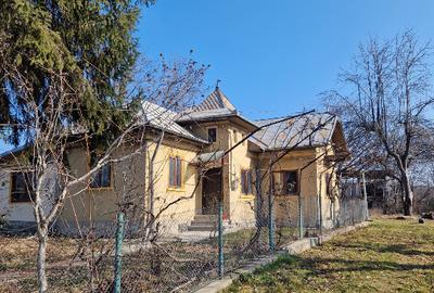 Cas de vanzare in Statiunea Pucioasa