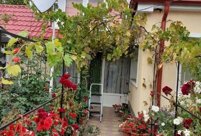 Casă cu 3 camere cu Teren 590 Mp în Slava Rusă - 1