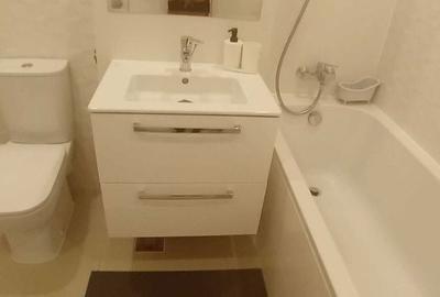 Garsonieră în Titan - 1