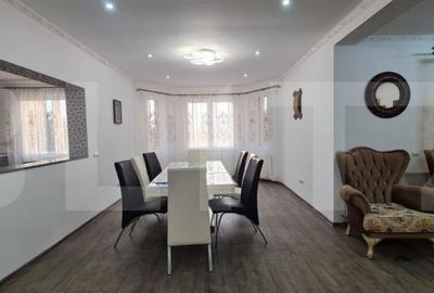 Casă cu 5 camere cu Garaj în Central - 4