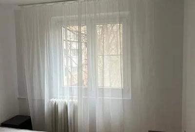 Apartament 2 camere, 60 mp, decomandat, ac, balcon, Fizicienilor - 1