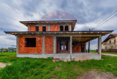 Casa / Vila la rosu Zimand-cuz - 1