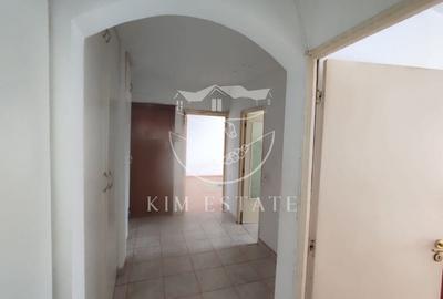 De vanzare apartament 2 camere 1 Mai - 3