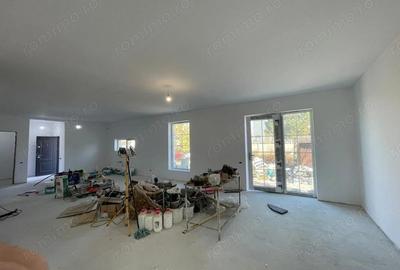 Casă cu 5 camere cu Teren 440 Mp în Ghiroda - 3