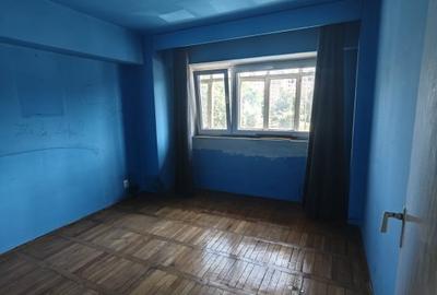 Apartament de vanzare, cu 3 camere spatios, etaj 1, zona Parcul Mara - 2
