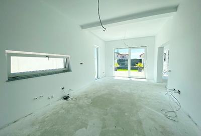 Casa la sol cu Panouri Solare Finisaje premium Predare la alb Constructie 2025 - 8