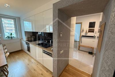 Apartament cu 3 camere decomandat, mobilat în Sisești