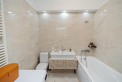 Apartament cu 3 camere de vanzare - 1