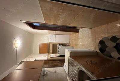 Inchiriez Garsoniera 24mp in zona Piata Tractorul , et.1 - 5